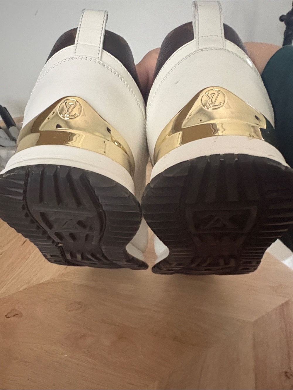 Louis Vuitton Runaway Sneakers 🔥 - Picture 13 of 15